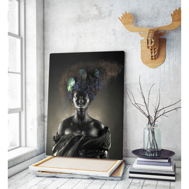 Πίνακας σε Καμβά : Portrait of a beautiful alien lady with an unusual hairstyle