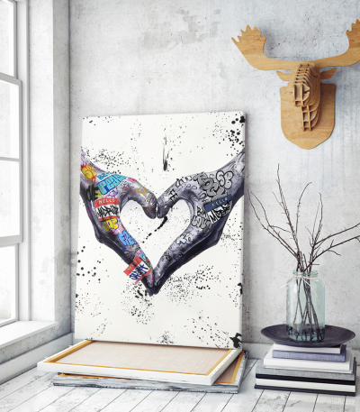 Πίνακας σε Καμβά : Heart Hand Street Graffiti Art