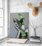 Πίνακας σε Καμβά : Woman Portrait Leaf