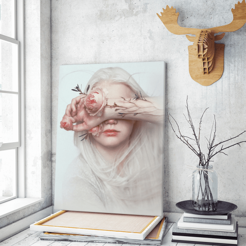 Πίνακας σε Καμβά : Lady With Flowers