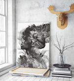 Πίνακας σε Καμβά : Smokey African Woman With Flowers