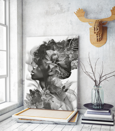 Πίνακας σε Καμβά : Smokey African Woman With Flowers