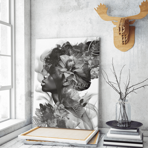 Πίνακας σε Καμβά : Smokey African Woman With Flowers